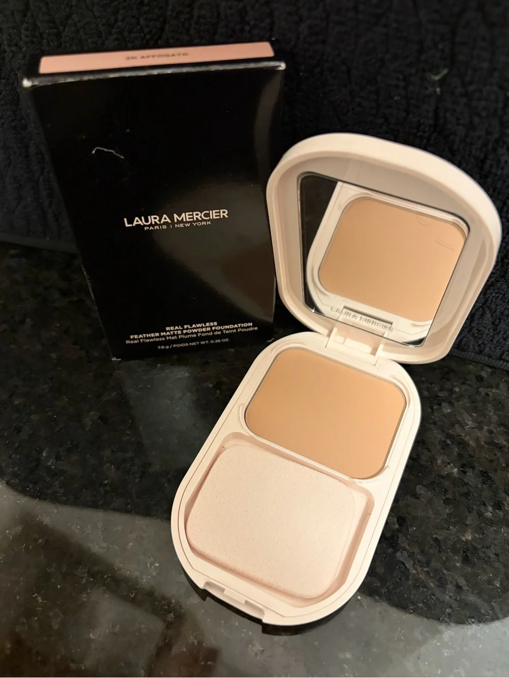 Laura Mercier Real Flawless Feathers Matte Powder Foundation - New in Box